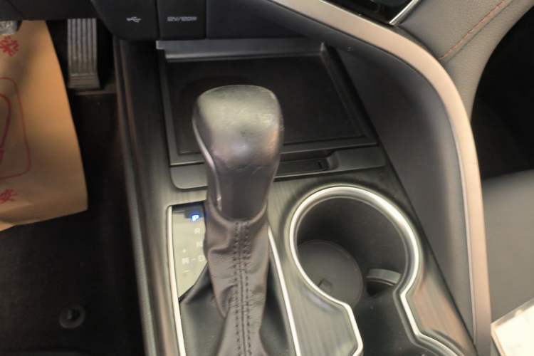 Used Toyota Camry 2021 2.0G Luxury Edition Gear Lever