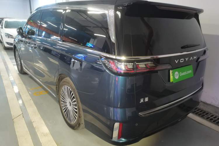 Used VOYAH Dream 2025 PHEV Four-Wheel Drive Prestige Kunpeng Edition
