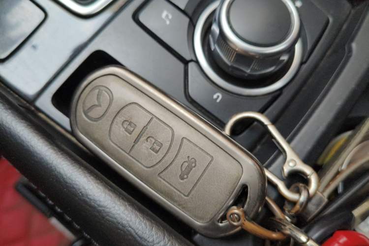 Used Mazda 3 Axela 2017 Sedan 1.5L Automatic Luxury Model Emission Standard China V Vehicle Key