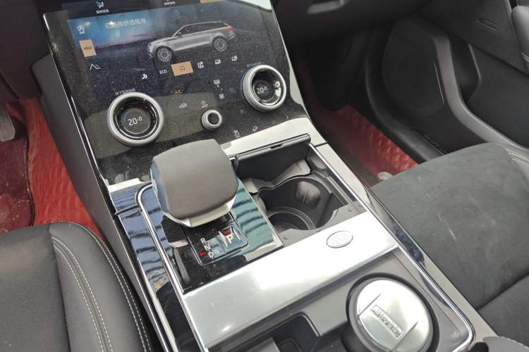 Used Land Rover Range Velar 2022 250 PS Gear Lever