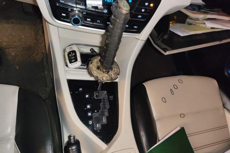 Used Soueast V5 Lingzhi 2017 1.5L CVT New Yiyi Model Gear Lever