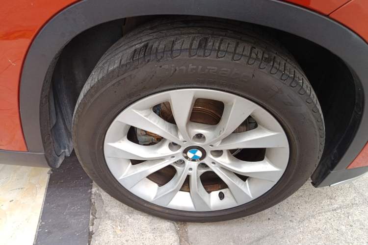 Used BMW X1 2014 sDrive18i Fashion Model Right Front Wheel Hub