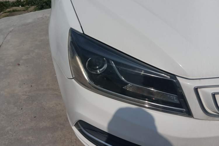 Used Geely Auto Emgrand New Energy 2018 EV450 Ambition Model Right Front Headlight