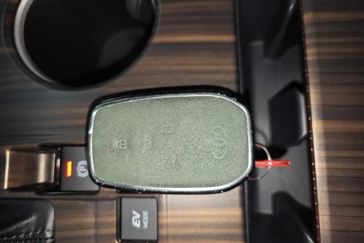 Used Toyota SIENNA 2023 2.5L Hybrid Comfort Edition Vehicle Key