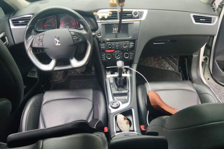 Used DS 6 2016 1.6T Luxury Edition THP160
