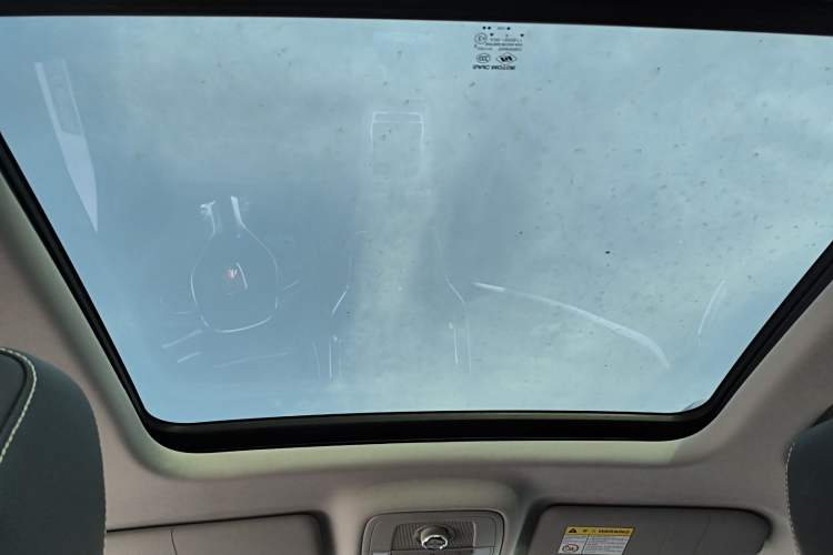 Used Roewe RX5 New Energy 2017 eRX5 50T Hybrid Connected Prestige Flagship Edition Headliner