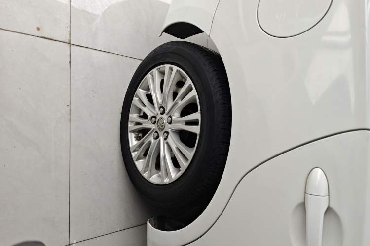 Used Buick GT 2015 15N Automatic Deluxe Edition Right Rear Wheel Hub