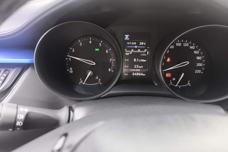 Used Toyota C-HR 2018 2.0L Leading with Sunroof China V Standard Odometer Close Up