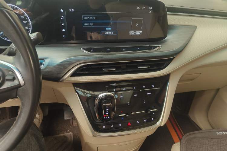 Used Buick GL8 2022 ES Landtrek 653T Comfort Edition