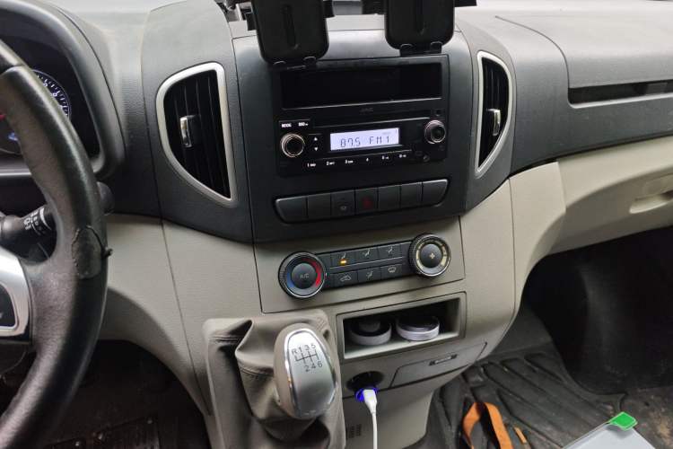 Used JAC Group Sunray 2018 2.7T 5-Series National Emission Standard V Star Express High-Roof Audio And AC Panel