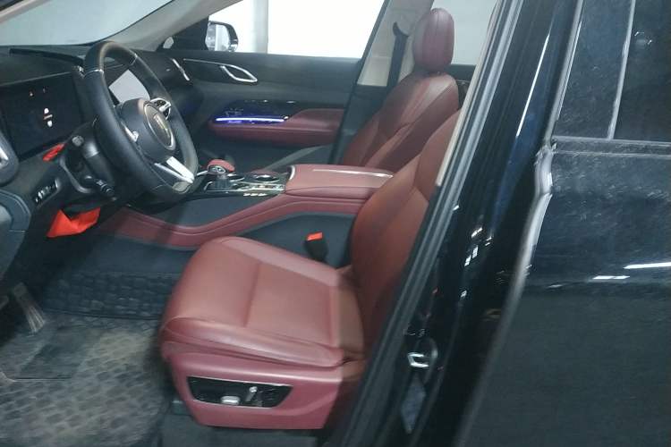 Used Hongqi HS3 PHEV 2025 Model 125km Jingwei PLUS 2 Millionth Anniversary Edition
