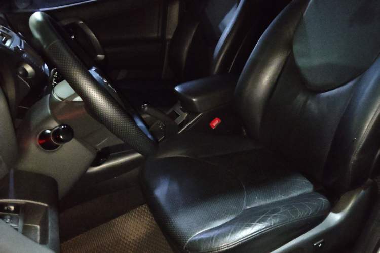 Used Toyota RAV4 2010 2.4L Automatic Deluxe Upgrade Edition