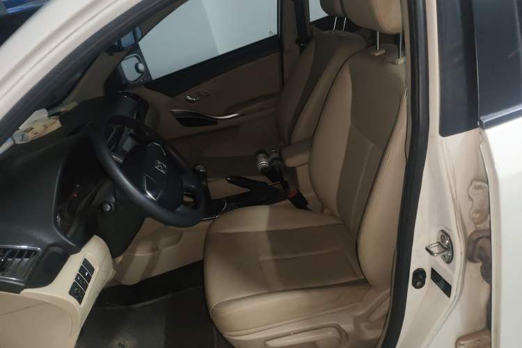 Used Zotye Z300 2016 New Vision 1.5L Manual Entry-Level Model Left Front Seat