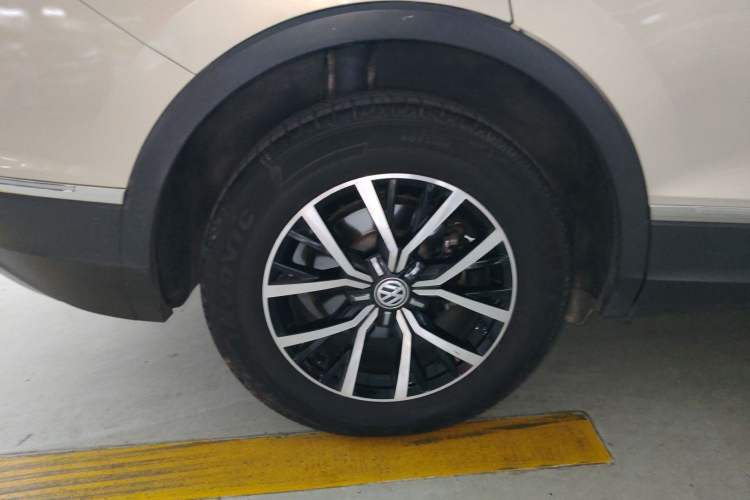 Used Volkswagen Tiguan L 2018 330TSI Automatic Two-Wheel Drive Luxury Edition Right Rear Wheel Hub