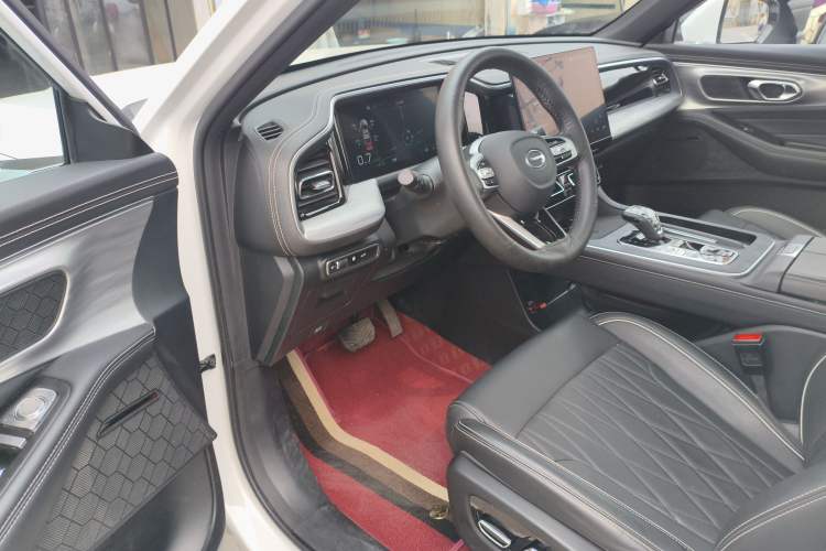 Used GAC Trumpchi GS8 2025 Linghang Series 2.0 TGDI Two-Wheel-Drive Luxury Edition 5 Seats
