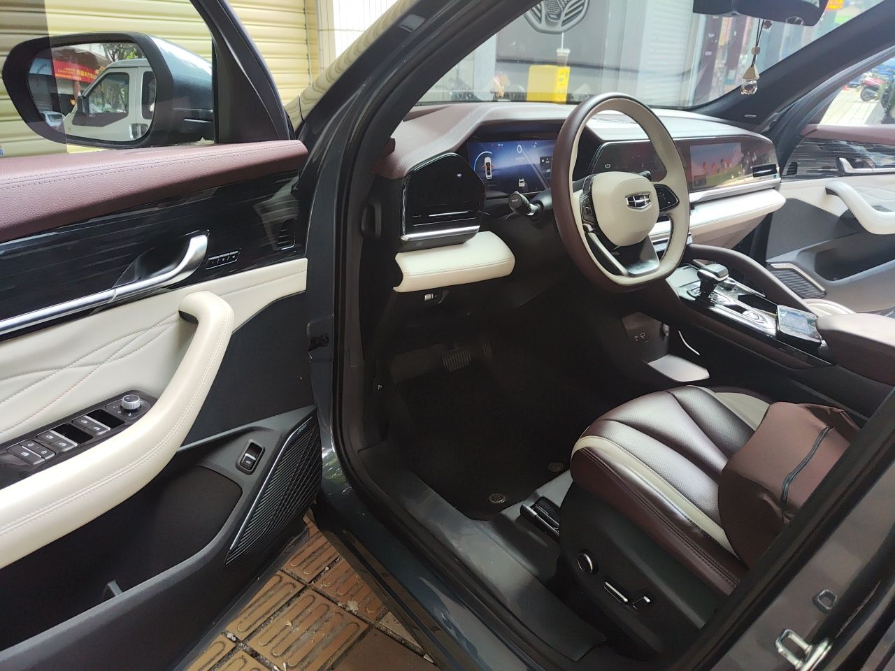 Geely Auto Monjaro L 2021 2.0TD DCT EVO Two-Wheel Drive Smart Luxury Version — снимка 16