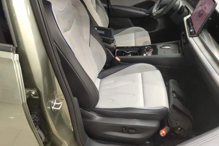 Used Volkswagen Tayron 2025 Tiguan L 380TSI 4Motion Luxury Easy Package
