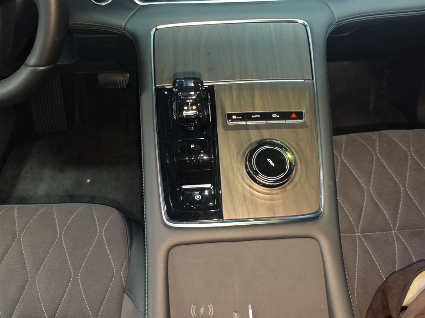 Geely Auto Monjaro L 2025 Dongfang Yao 2.0TD Automatic Lanxing Edition — снимка 16