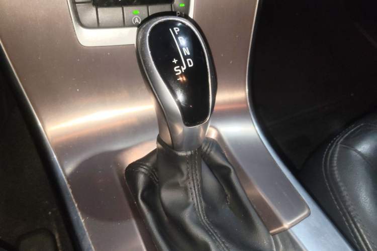 Used Volvo XC60 2017 T5 AWD Smart Range Edition
