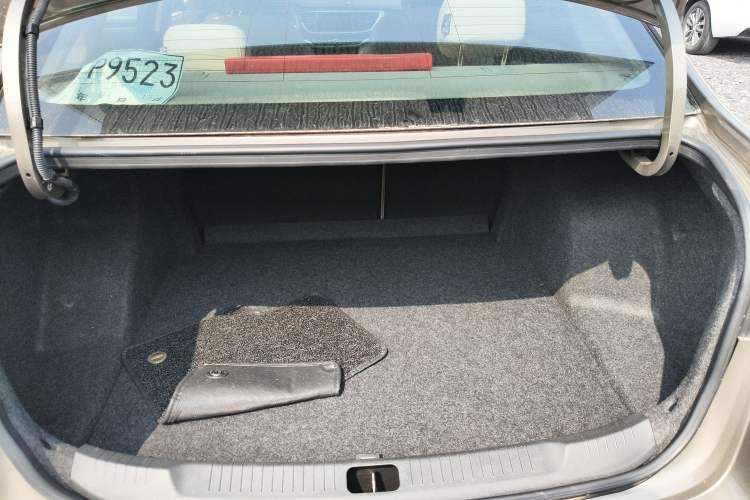 Used Buick GT 2019 15T Dual-Clutch Connected Elite Model China VI Trunk