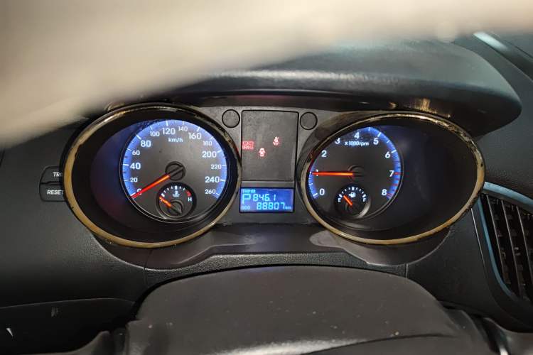 Used Hyundai Genesis Coupe 2009 2.0T Automatic Deluxe Edition Instrument Cluster