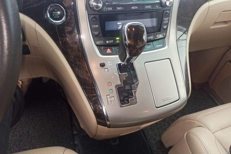 Used Toyota Alphard 2012 3.5L Luxury Edition