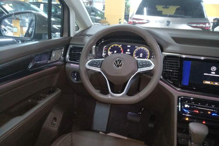 Used Volkswagen Viloran 2020 330TSI Luxury Edition