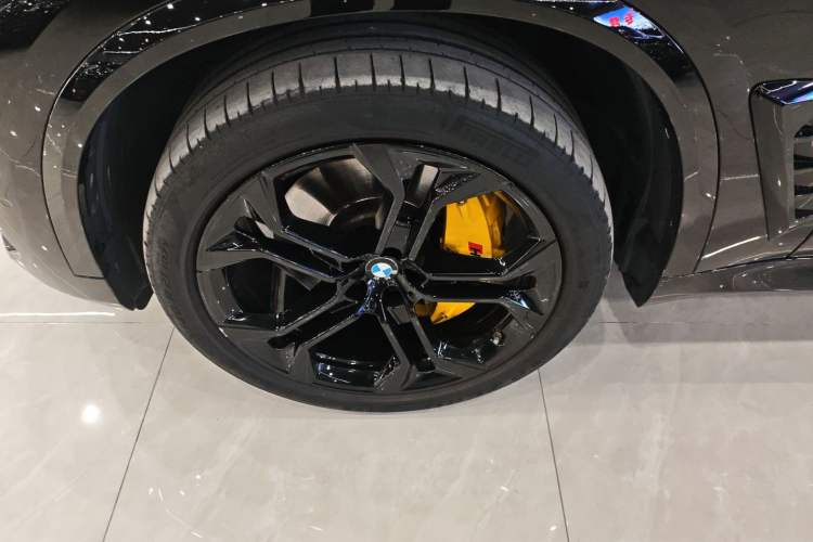 Used BMW X5 2022 xDrive 40Li Luxury Edition M Sport Package
