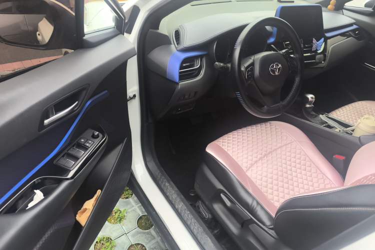 Used Toyota C-HR 2018 2.0L Leading with Sunroof China V Standard Driver Seat