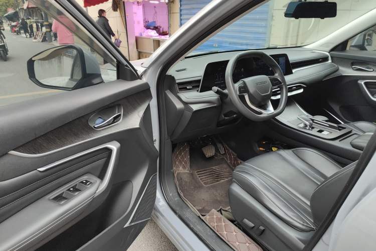 Used Venucia V 2021 260T Idol Edition