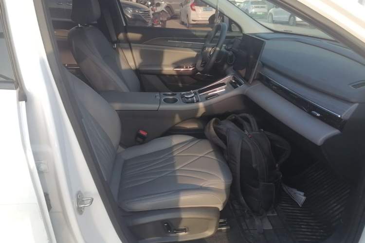 Used Geely Galaxy L6 2025 EM-i 140km Starship Edition
