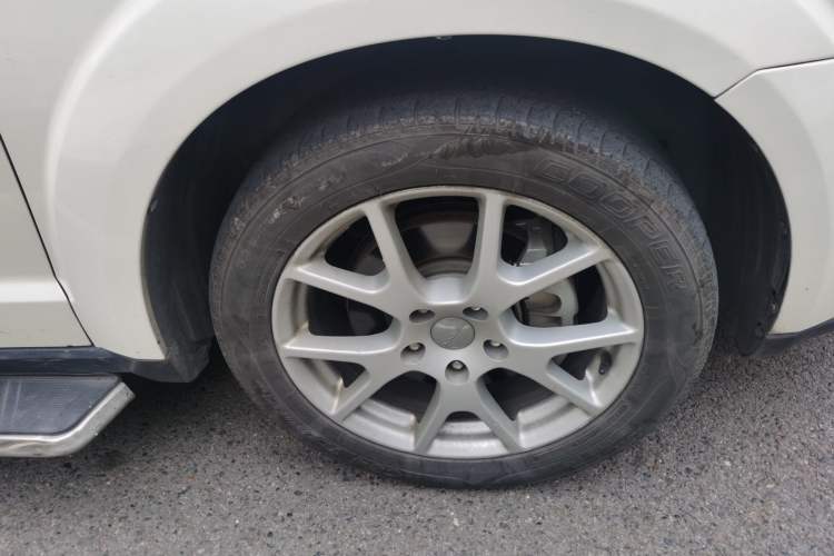 Used Dodge Journey 2013 2.4L Two-Wheel Drive Luxury Version
