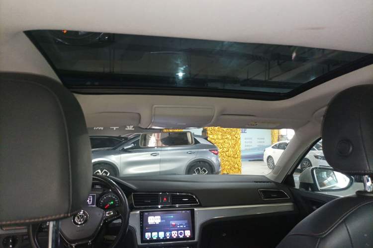 Used Volkswagen Lamando 2015 280TSI DSG Comfort Edition Headliner