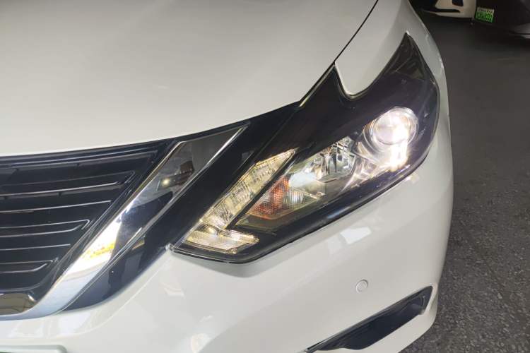 Used Nissan Teana 2016 Revised Version 2.0L XL Comfort Edition Left Front Headlight