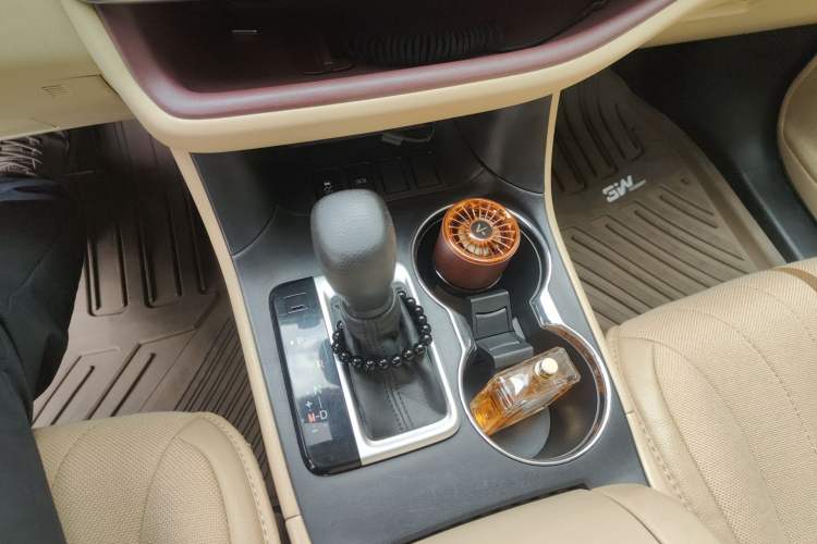 Used Toyota Highlander 2015 2.0T Two-Wheel Drive Elite Edition 5 Seats Gear Lever