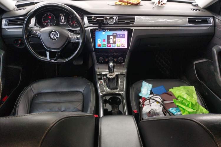 Used Volkswagen Passat 2016 330TSI DSG Luxury Edition Audio And AC Panel