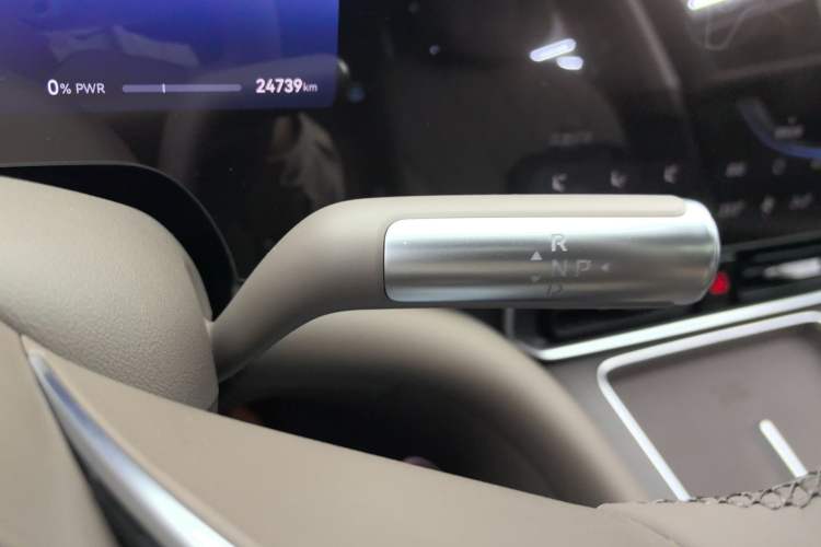 Used Hima AITO M9 2025 Extended-Range Ultra Version 52 kWh 6-Seater
