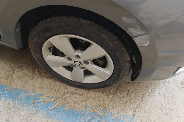 Used Skoda Rapid 2013 1.6L Automatic Smart Selection Model