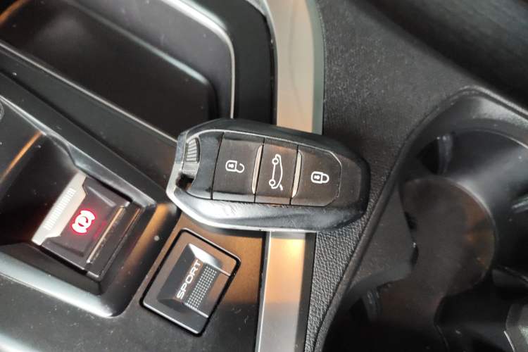 Used Peugeot 5008 2017 350THP 7-Seater Elite Edition
