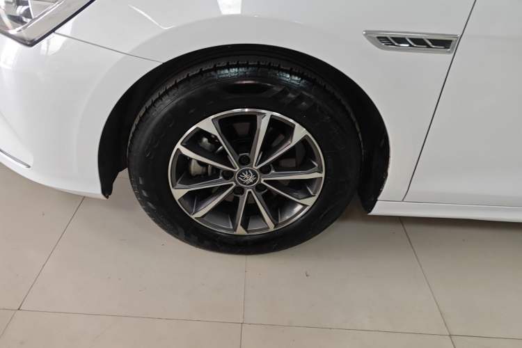 Used BYD Qin PLUS 2024 HONOR Edition DM-i 55KM Leading Model Left Front Wheel Hub