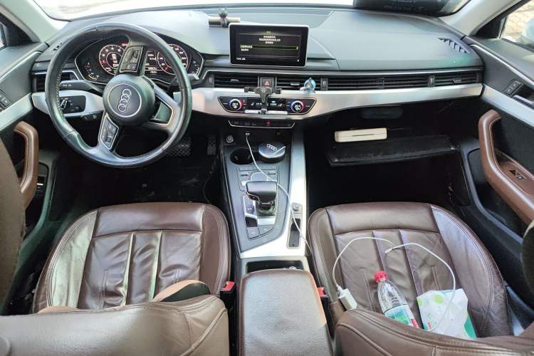 Used Audi A4L 2018 30th Anniversary Edition 40 TFSI Fashion Model
