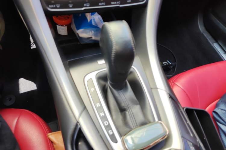 Used Ford Mondeo 2013 2.0L GTDi 200 Luxury Model Gear Lever