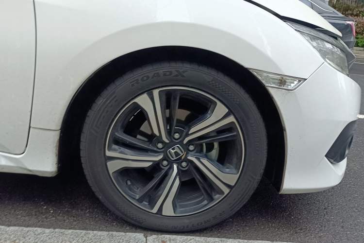 Used Honda Civic 2016 220TURBO CVT Prestige Edition Right Front Wheel Hub