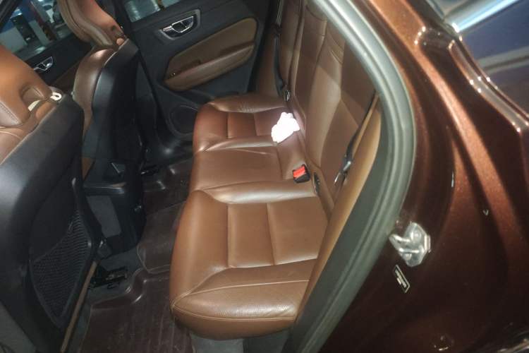 Used Volvo XC60 2019 T5 4x4 Smart Edition China VI Standard Left Rear Seat