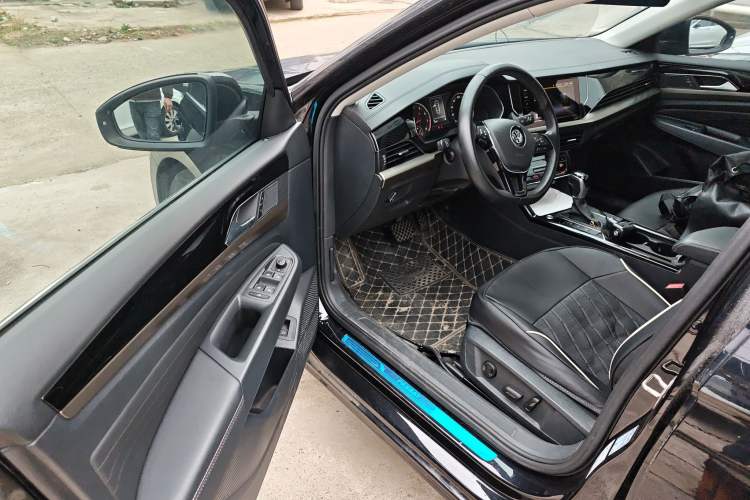 Used Volkswagen Passat 2020 330TSI Elite Edition China VI
