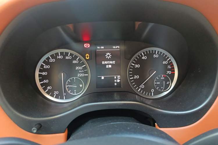 Used Mercedes-Benz Vito 2018 2.0T Business Version China V Emission Standard