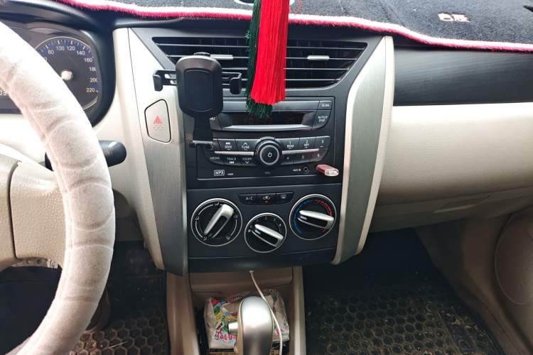 Used Venucia D50 2015 1.6L Automatic Fashion Edition
