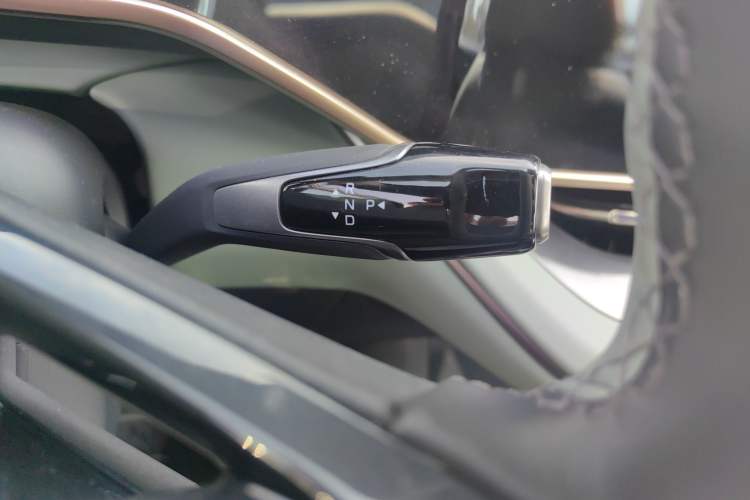 Used Hongqi EH7 2024 690 Pro Gear Lever