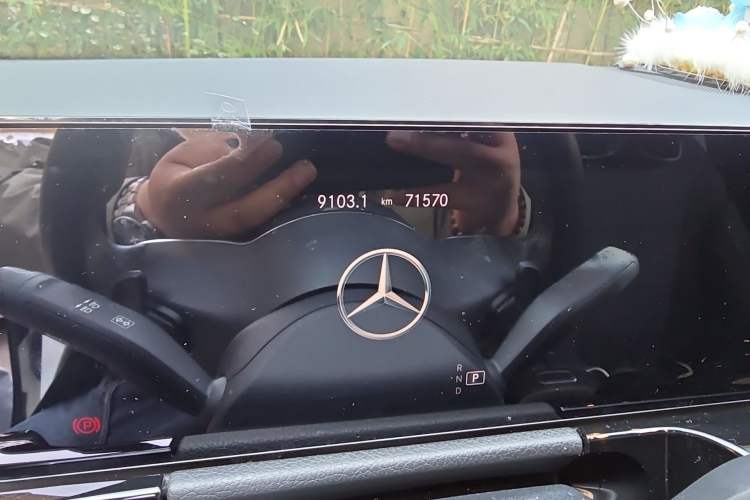 Used Mercedes-Benz GLA 2020 GLA 200 Odometer Close Up