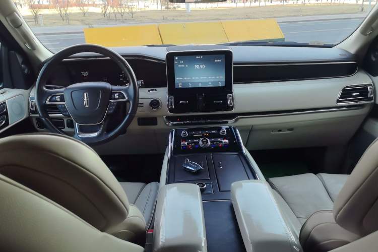 Used Lincoln Navigator 